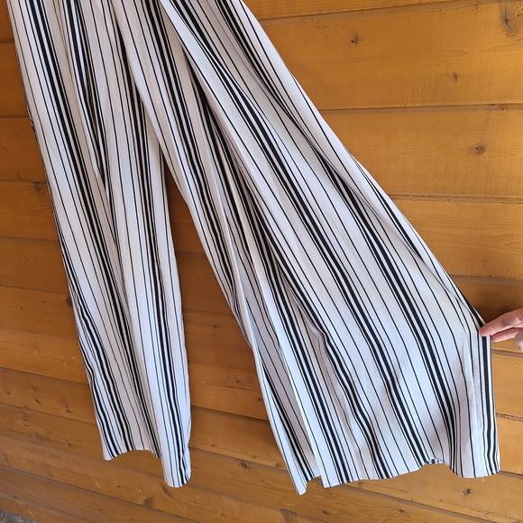 Vici Black White High Rise Wide Leg Flowy Pant Medium Smock Back Bottom - Picture 3 of 4